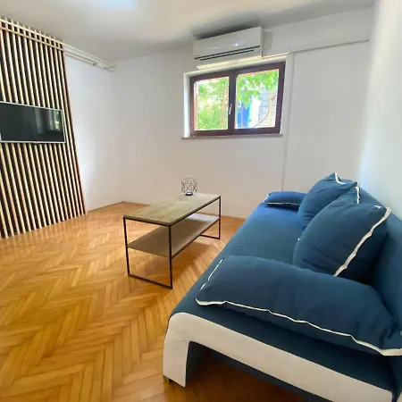 Apartment Charming Emi With Terrace
